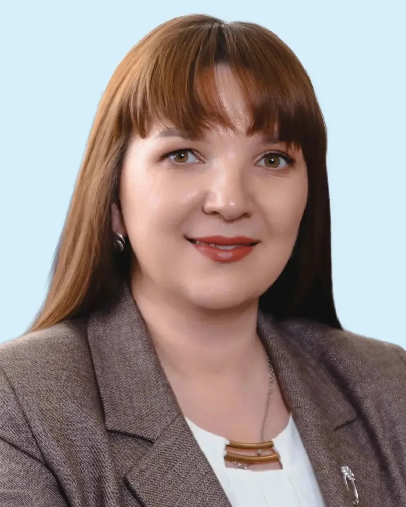 Марина Горюнова — Руководитель Центра опережающей профессиональной подготовки Республики Бурятия, федеральный эксперт проекта АСИ «Национальная социальная инициатива», общественный представитель Агентства стратегических инициатив по продвижению новых проектов в Республике Бурятия, председатель РОО по развитию профессионального обучения и самоопределения граждан «Центр профессий».